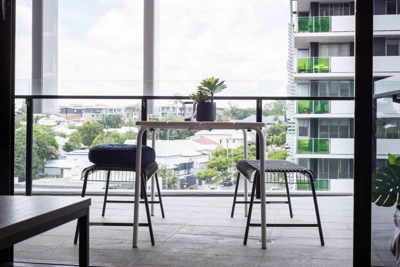 Modern Apartment With Balcony & Parking 布里斯班 外观 照片